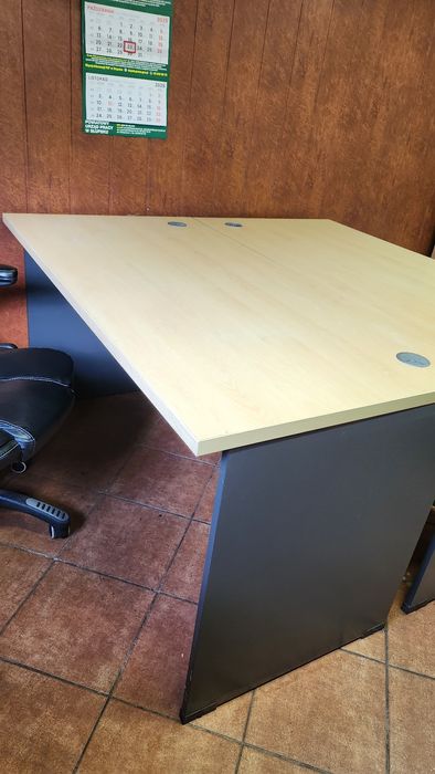 Biurko do biura domu