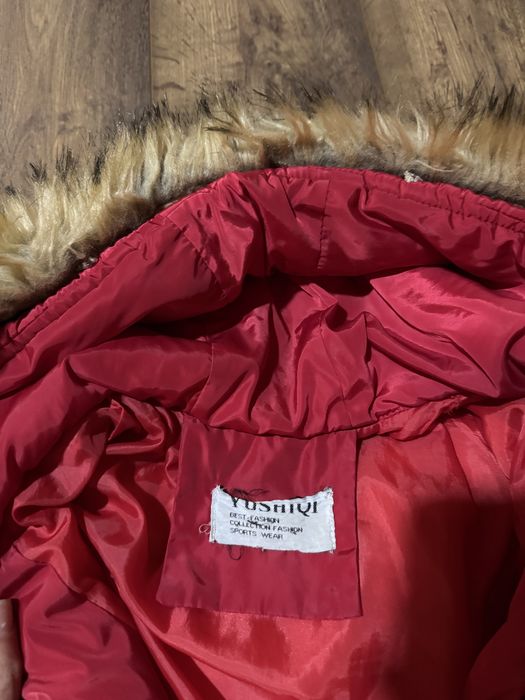 Червона жіноча куртка, розмір S-M