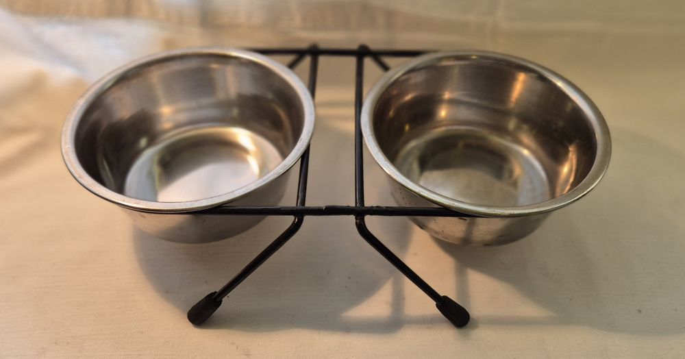 Miski dla kota psa na stojaku średnica 13cm stal nierdzewna