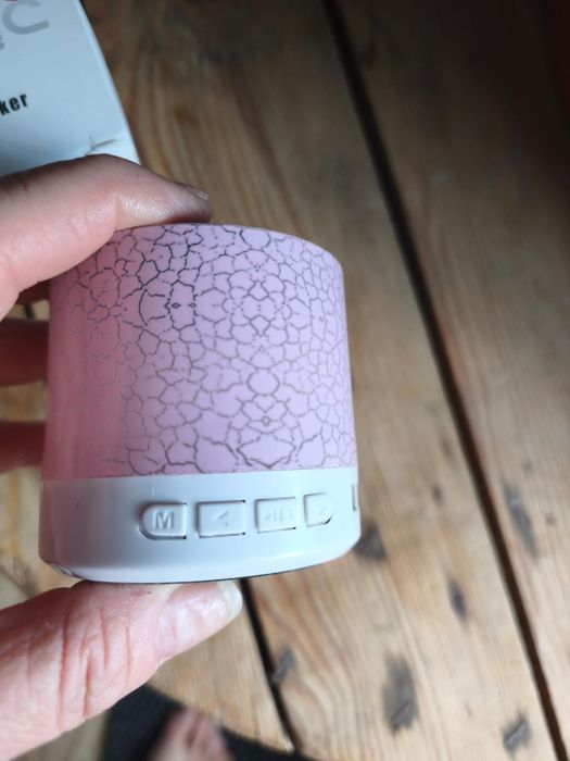Mini Głośnik Bluetooth LED | Radio FM | Karta SD | Przenośny – NOWY