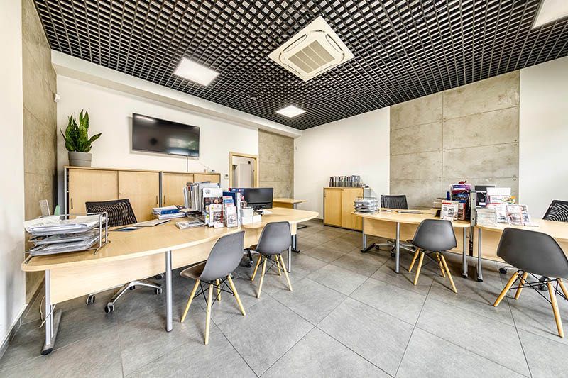 Lokal handlowo-usługowy 49,2m².