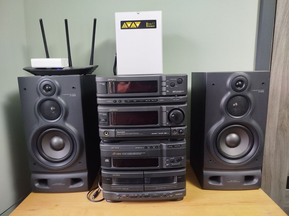 Продам музыкальный центр aiwa NSX-D909