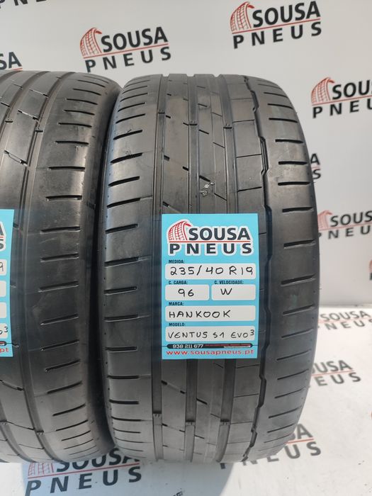 2 pneus semi novos 235-40R19 Hankook - Oferta dos Portes