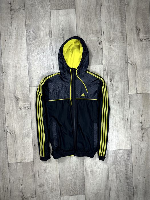 Adidas кофта ветровка M-S размер на флисе черная оригинал
