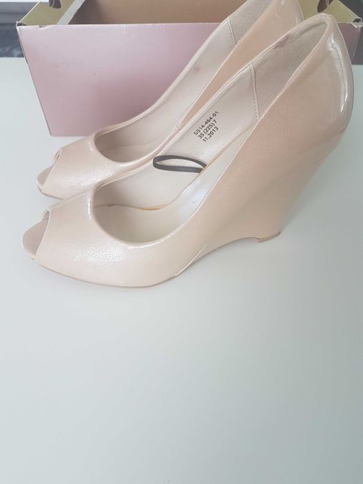 Buty na koturnie, 35 roz.