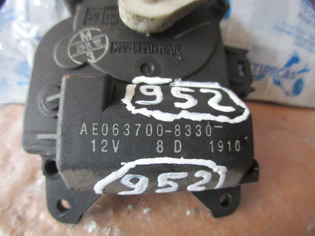 Motor da comporta da sofagem TOYOTA RAV4 II (_A2_)