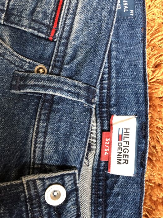 Tommy Hilfiger Original Tapered Ronnie джинси (розмір W32 L34)