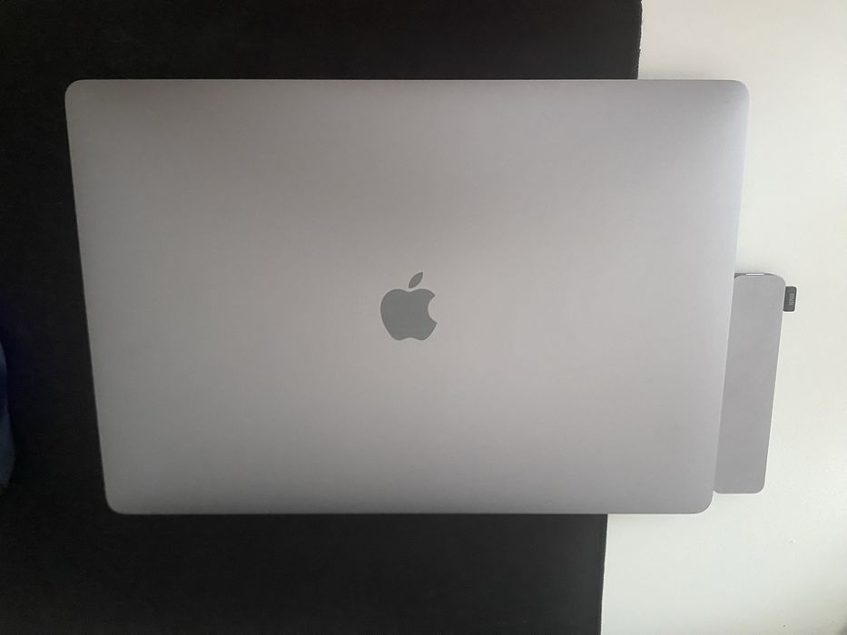 MacBook Pro 2019 16” i7