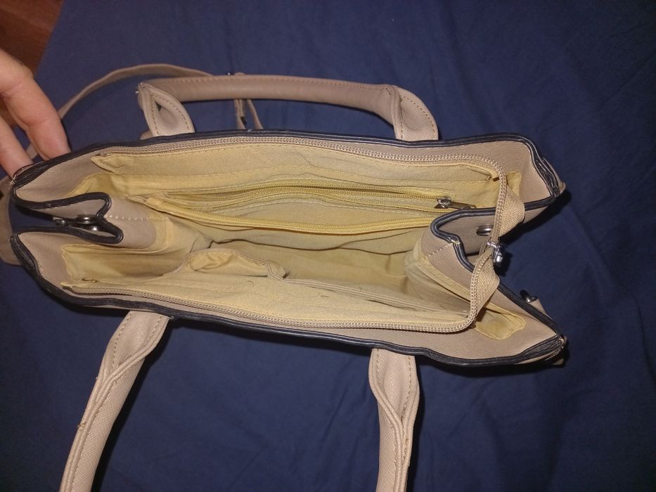 Torebka Michael Kors bezowa kuferek