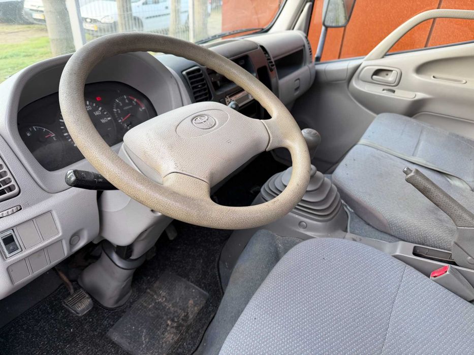 Carrinha Toyota dyna longa