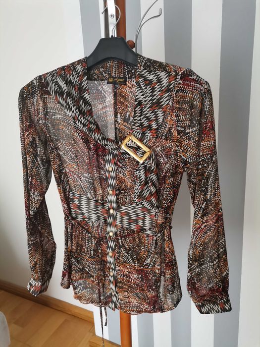 Bluzka elegancka z klamra