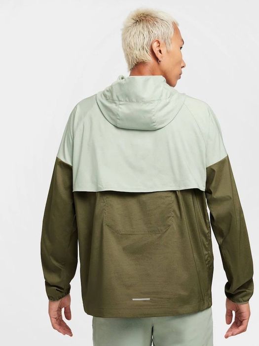 Nike Light Windrunner Running Jacket