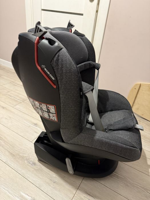 Дитяче автокрісло Tobi Maxi Cosi 9-18 кг, від 9 місяців до 4 років