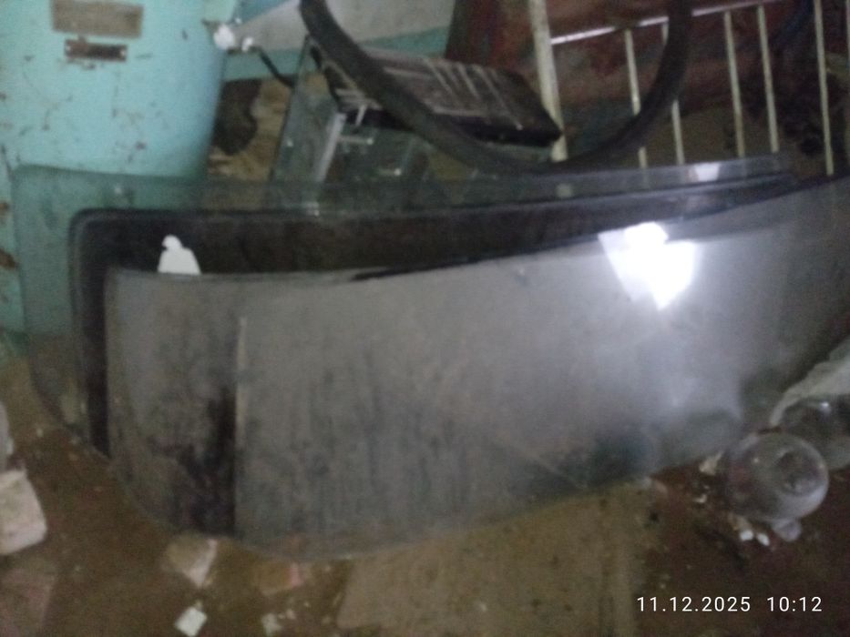 Продам лобове скло ваз 01-07