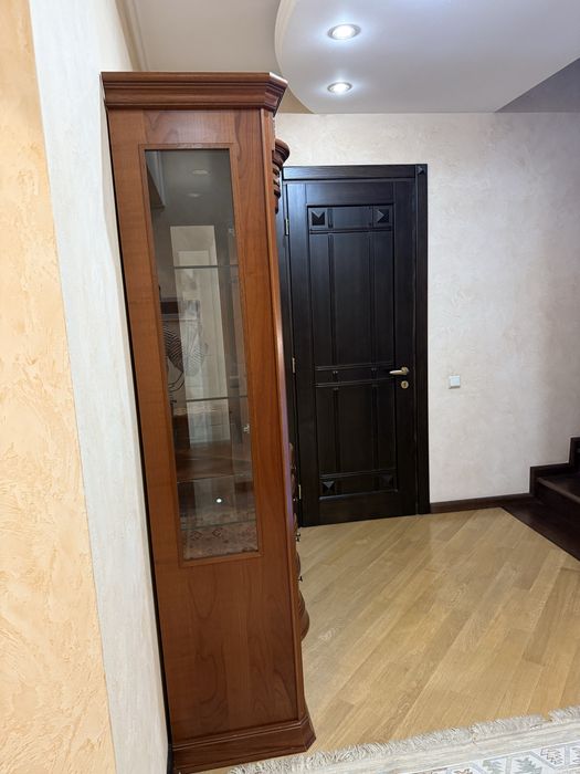 Італійський сервант , шафа, меблі з дерева