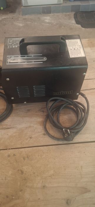 Vende-se máquina de soldar Nutool RSN100, em bom estado
