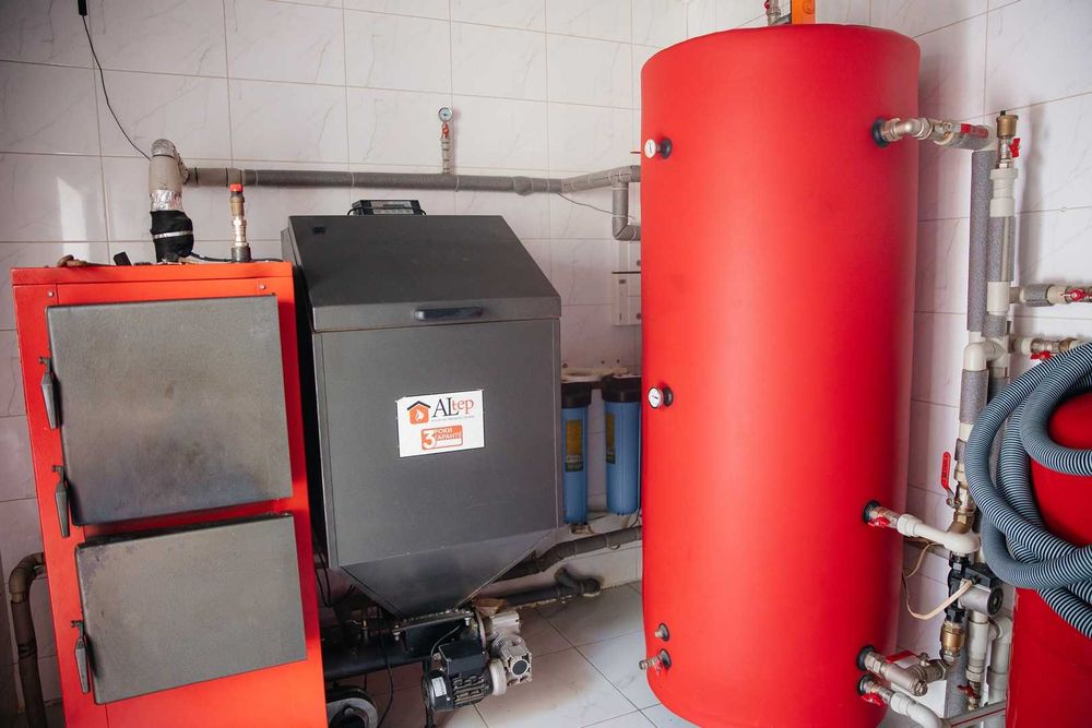 Продаж будинку з басейном та готовим для проживання у Вовчинцях