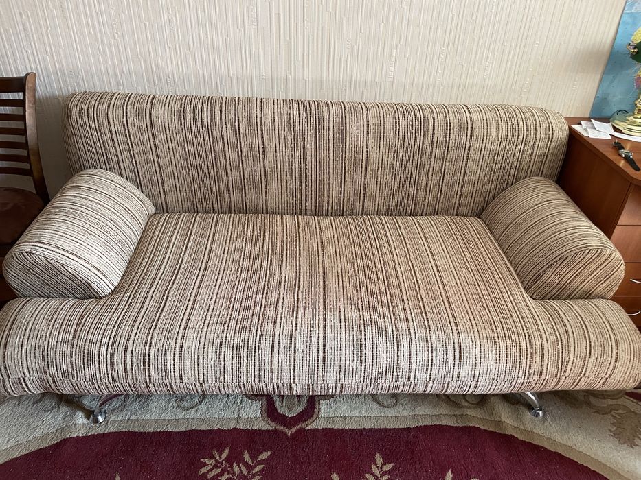 Диван б/в єврокнижка