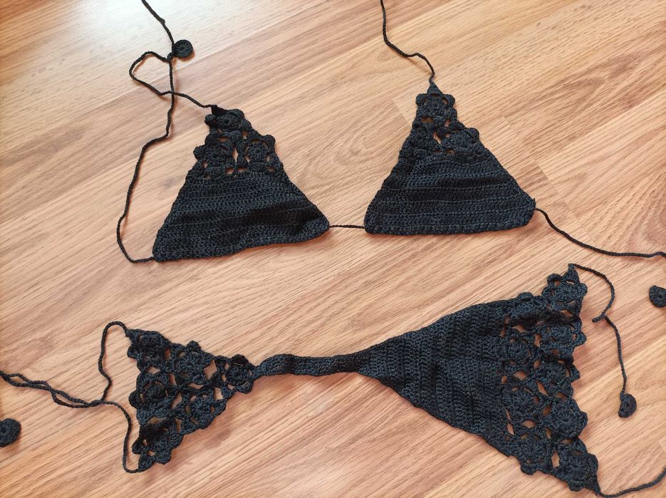 Komplet biustonosz +stringi Koronkowe