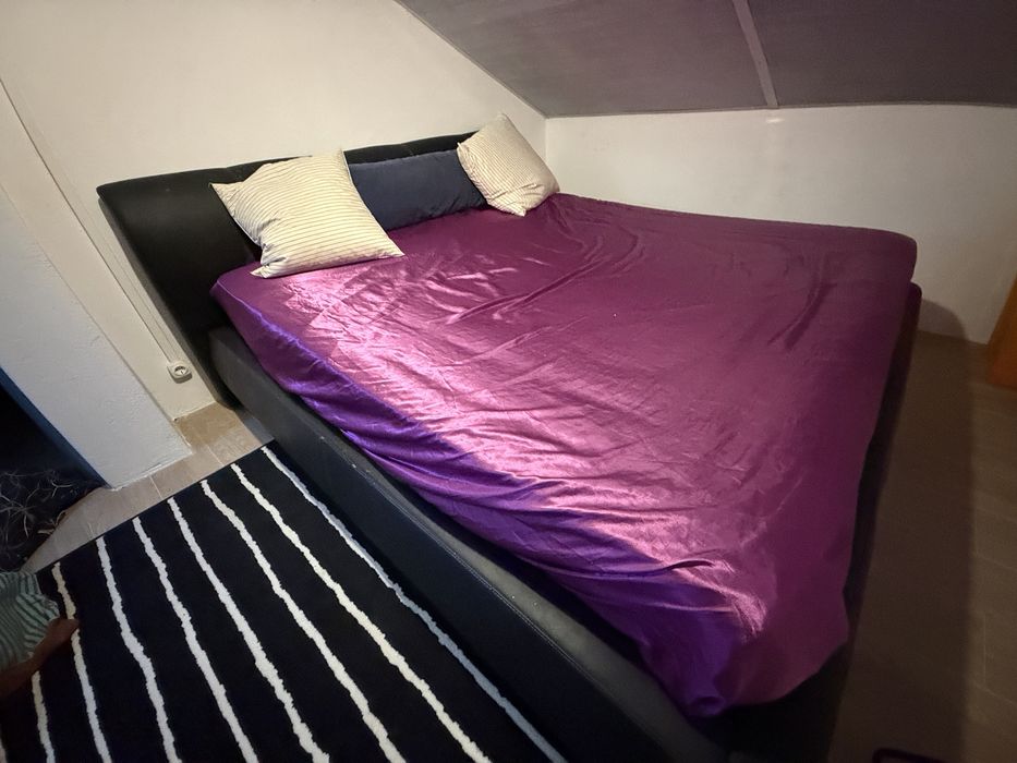 Cama King Size e colchǎo 200x190 cm