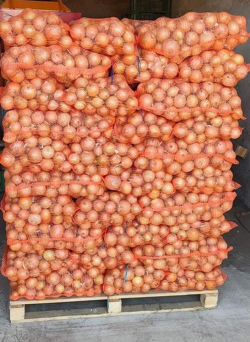Sprzedam cebulę worek 15kg lub obraną