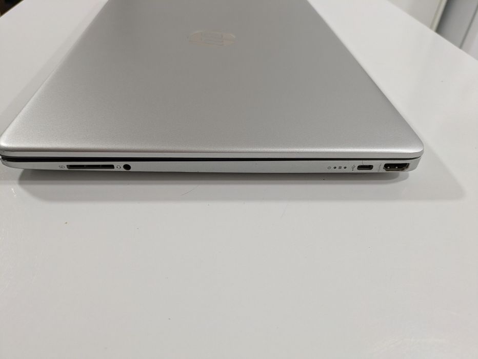 HP Laptop 15s | Intel i7 (11ª Gen) | 12GB RAM | SSD 512GB | Impecável