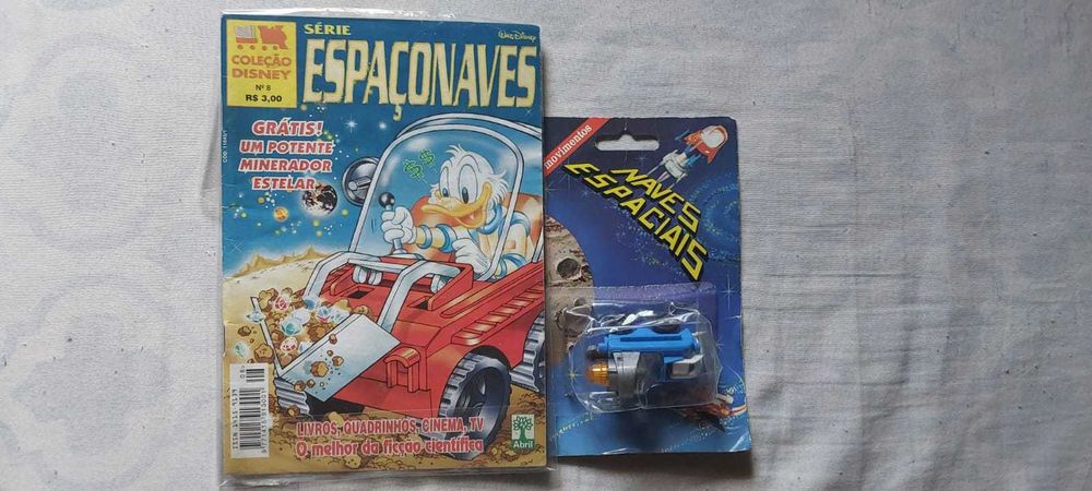 Coleção Disney Espaçonaves com os brindes