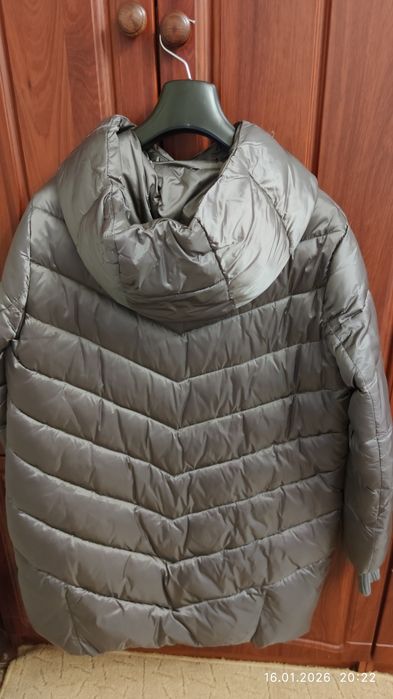 Пальто зимове 56-58 розмір с капюшоном