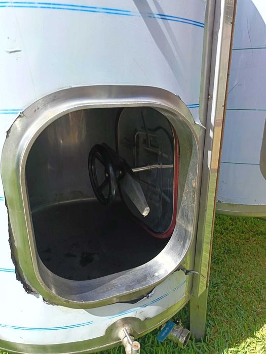Vendo Cubas para Vinho 500 Lt em Inox em bom estado