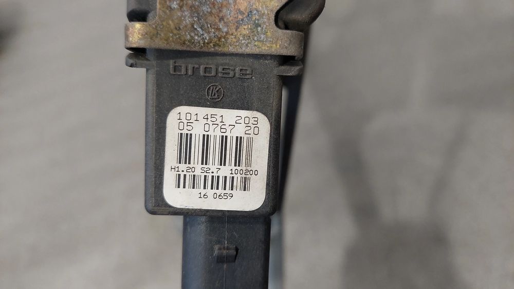 Elevador vidros trás esquerdo SKODA Octavia I Break (1U5)