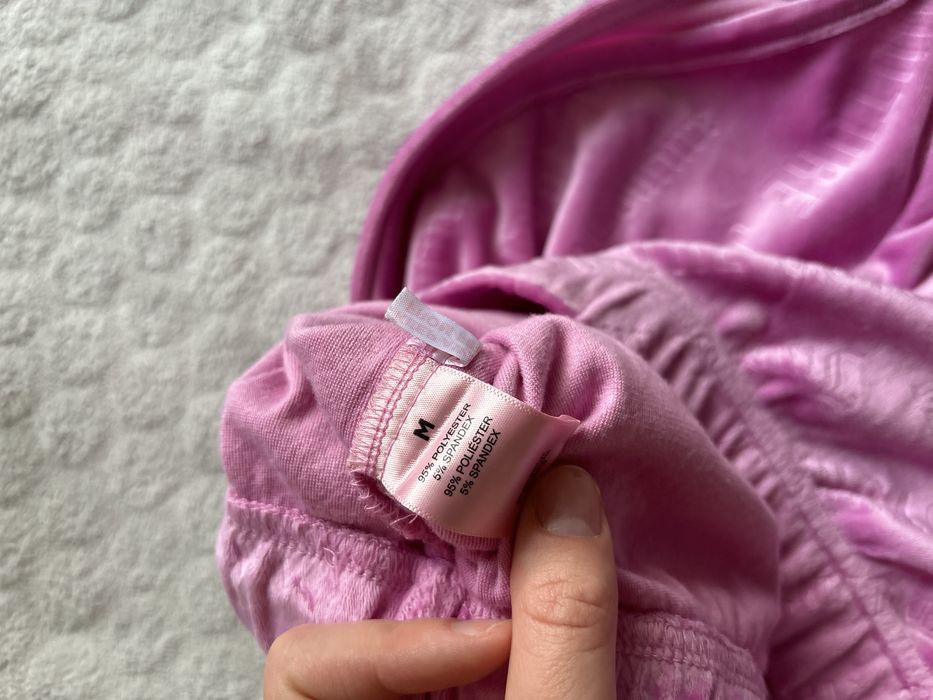 Велюрові рожеві монограмні шорти juicy couture