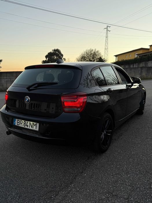 BMW 116d 2014 – Teto Abrir – Bancos Aquecidos – GPS – Revisão Feita