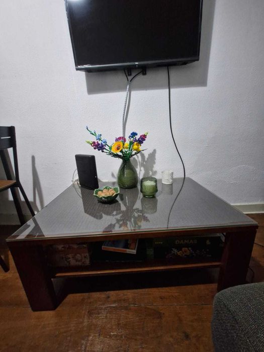 Mesa de centro madeira e vidro