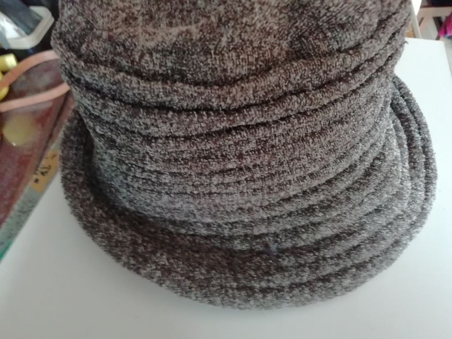 Nowa modna czapka z daszkiem