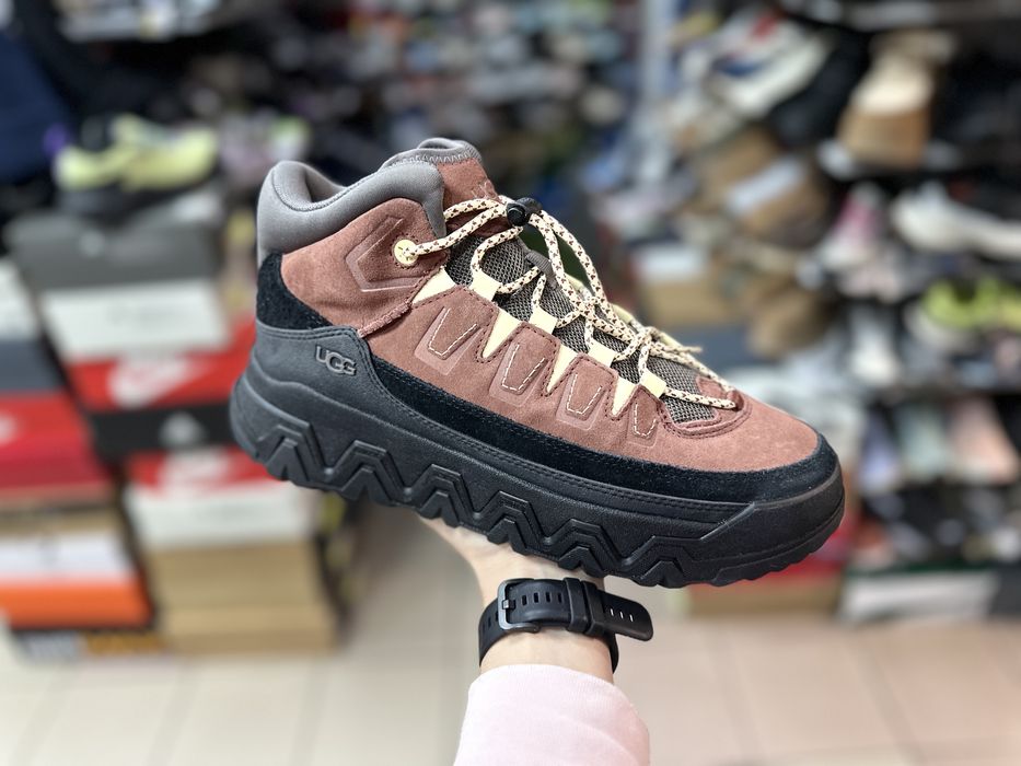 Черевики UGG Captrail Low ( РОЗМІР 40,5 )