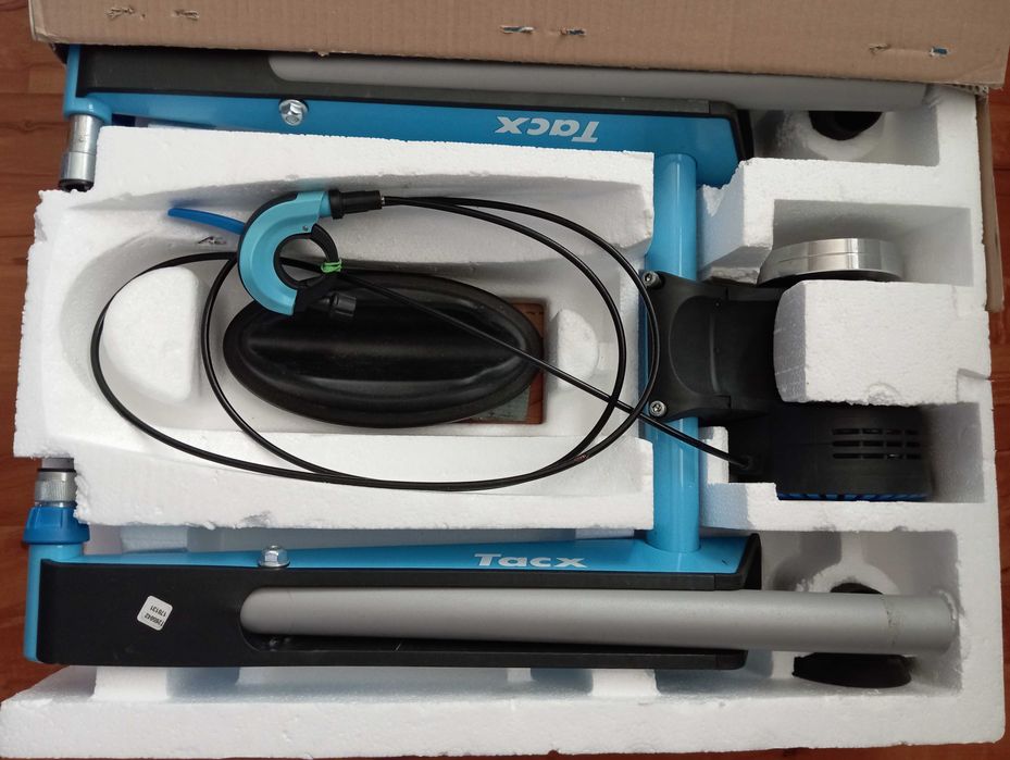 Trenażer Tacx Blue Matic T2650