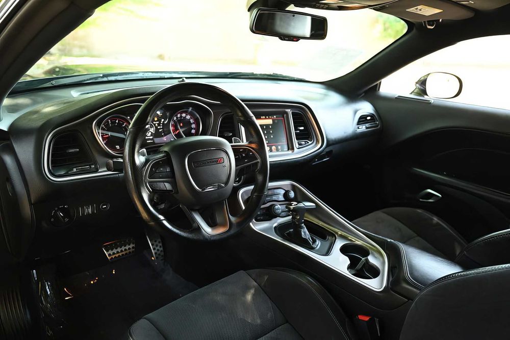 Dodge Challenger      2019