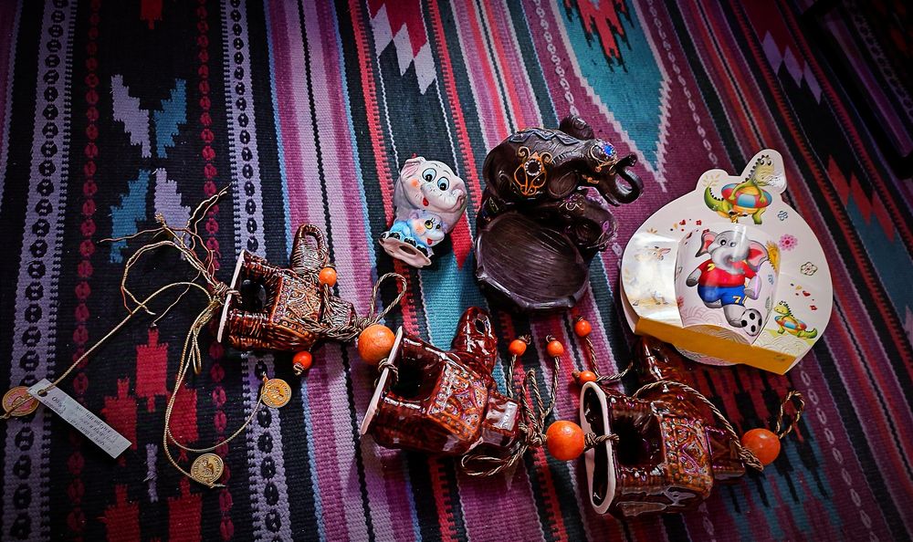 Лот слоників різні статуетки чашка підвіска попільничка фен шуй