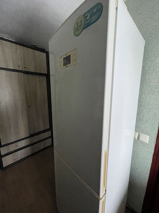 Продам холодильник