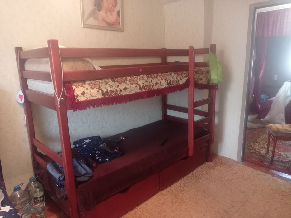 Продам двоярусне ліжко
