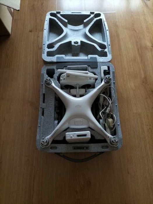 Drone DJI Phantom 4 Pro branco - Modelo WM331A