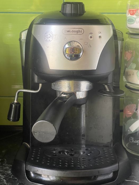 Кавоварка рожкова Delonghi ES 221B