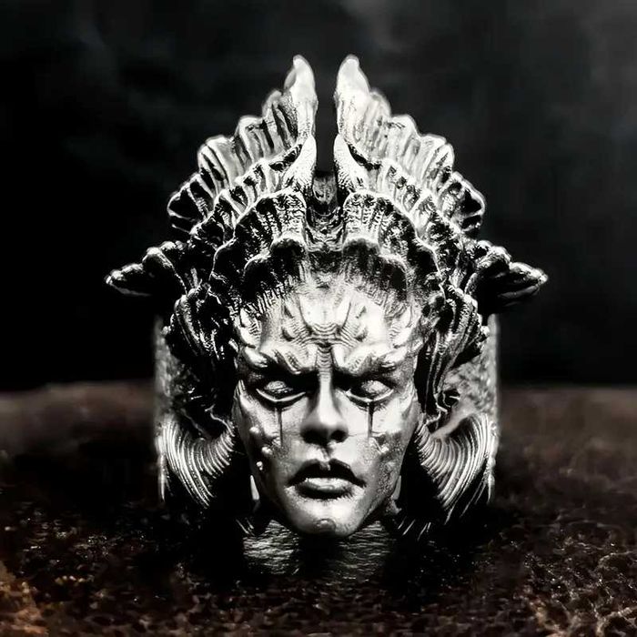 Готическое мужское кольцо с лицом демона
