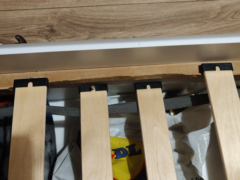 Łóżko dziecięce białe uszkodzone