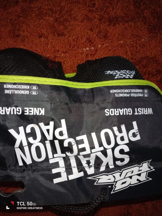 Pack de proteção de skate novo.