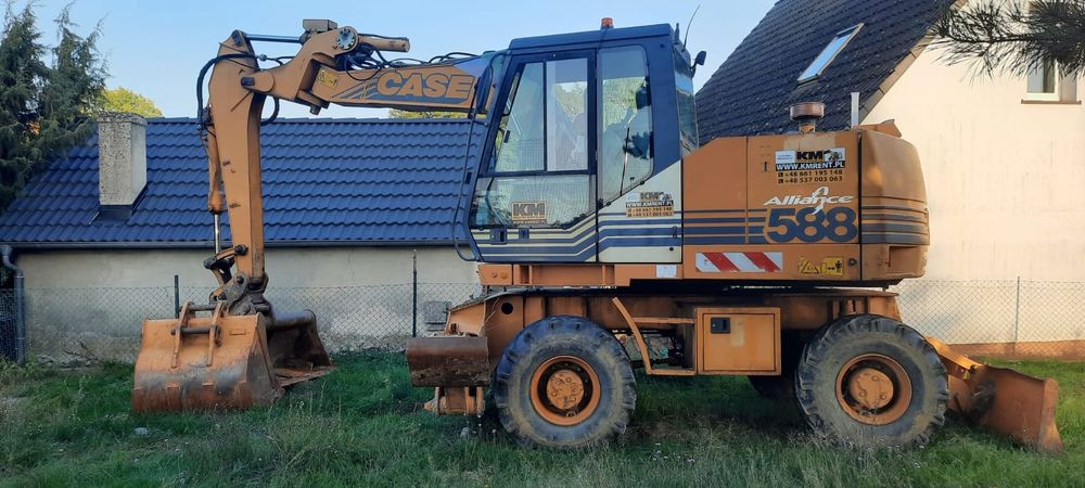 SPRZEDAM koparkę kołową Case 588P
