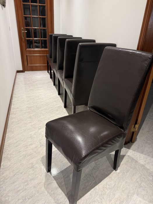 Cadeiras em couro, pes wengue