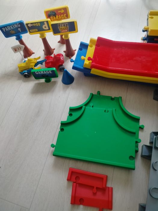Garaż i tor samochodowy WADER