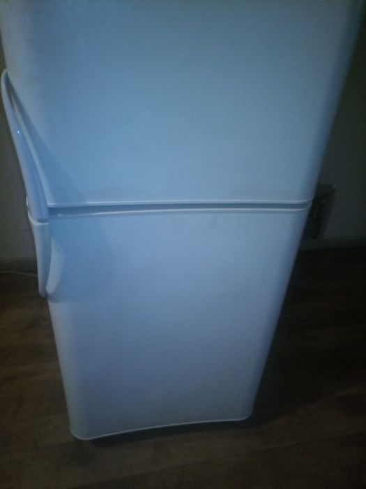 Холодильник рабочий indesit