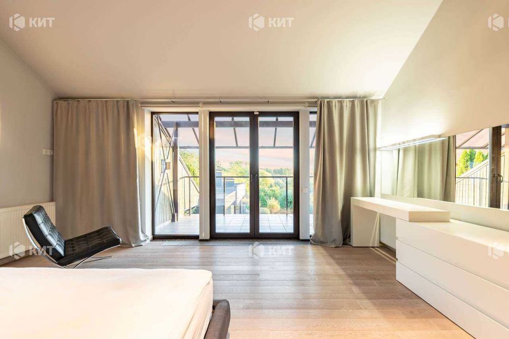 Будинок з басейном,Флоринка, Поряд Олексіївка ( Алексеевка ) 130140